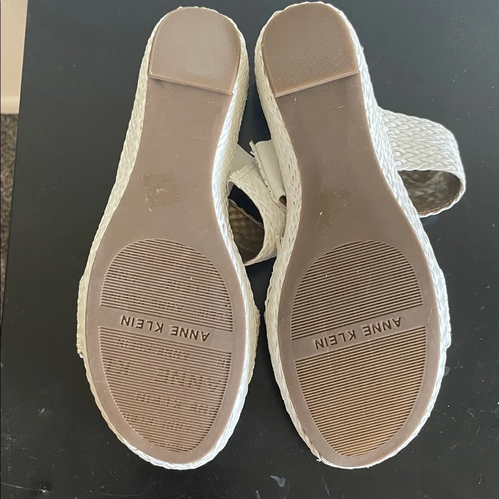 Anne Klein Neutral Braided Double-Strap Slide Sandals NWOT Sz 9.5